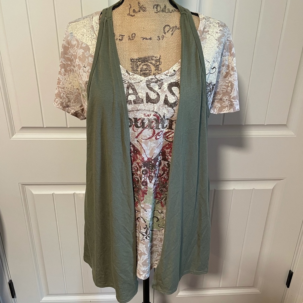 Maurices short sleeve top & sleeveless open vest